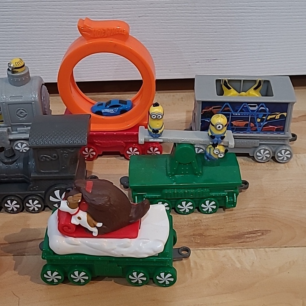 2017 McDonalds Train Pieces - Picture 3 of 3
